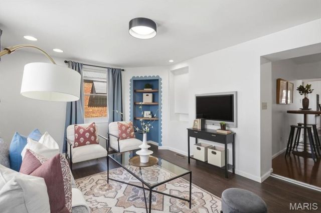 6329 Potomac Street, St Louis, MO 63139