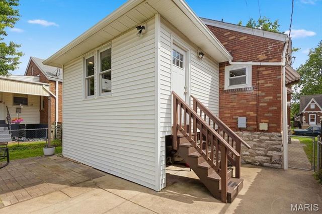 6329 Potomac Street, St Louis, MO 63139