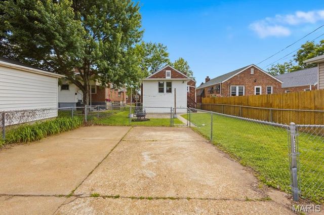 6329 Potomac Street, St Louis, MO 63139