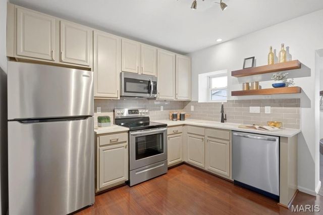 6329 Potomac Street, St Louis, MO 63139