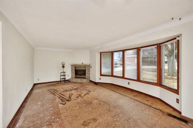 1305 NE 51st Avenue, Des Moines, IA 50313