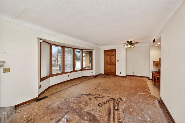 1305 NE 51st Avenue, Des Moines, IA 50313