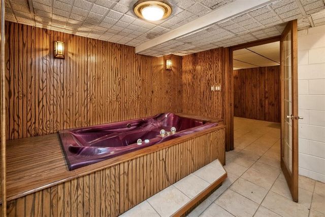 1305 NE 51st Avenue, Des Moines, IA 50313