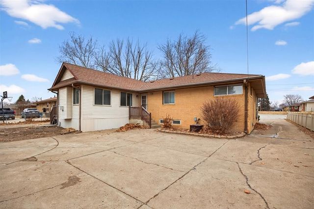 1305 NE 51st Avenue, Des Moines, IA 50313