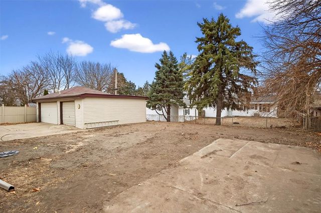 1305 NE 51st Avenue, Des Moines, IA 50313