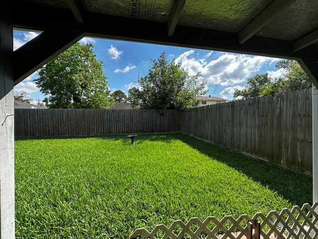 16807 Blackhawk Boulevard, Friendswood, TX 77546