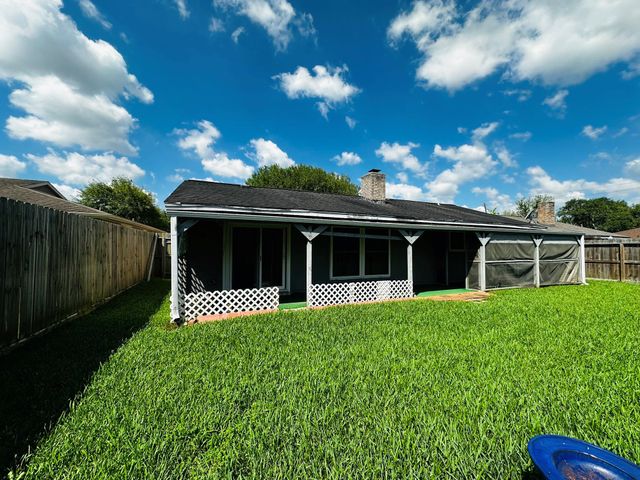 16807 Blackhawk Boulevard, Friendswood, TX 77546