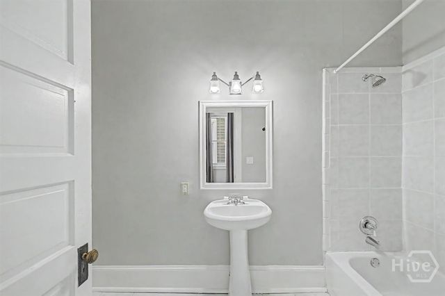 301 W 34th Street, Savannah, GA 31401