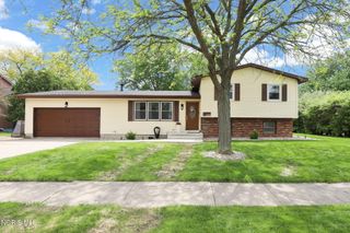 1443 Rosewood Drive, Bowling Green, OH 43402