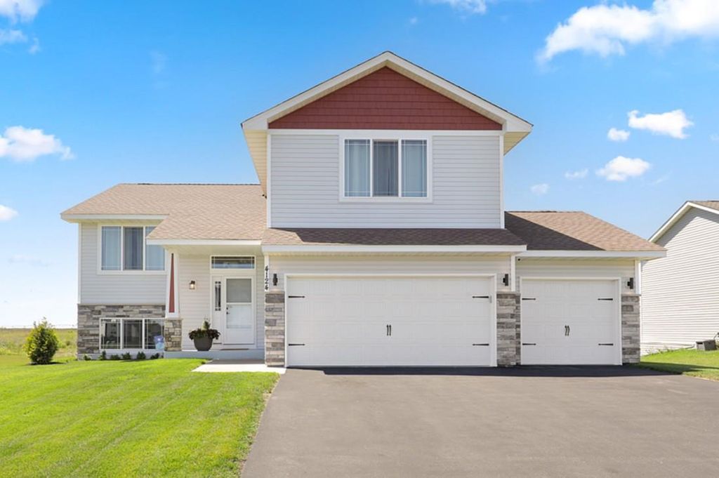 4124 Eaton Circle NE, Monticello, MN 55362