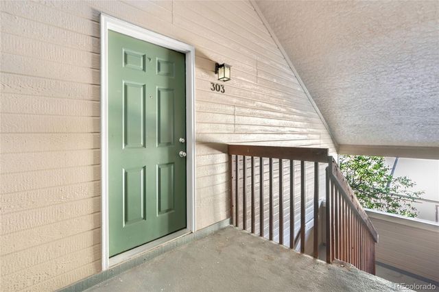 7429 S Alkire Street 303, Littleton, CO 80127