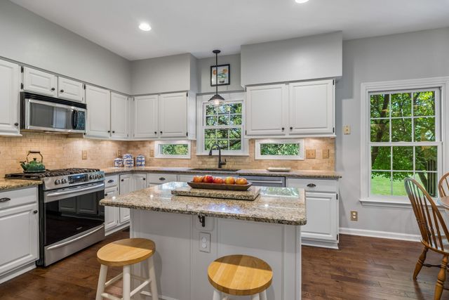 704 Helmsdale Pl, S, Brentwood, TN 37027