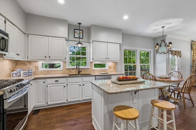 704 Helmsdale Pl, S, Brentwood, TN 37027