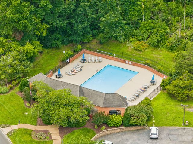 704 Helmsdale Pl, S, Brentwood, TN 37027