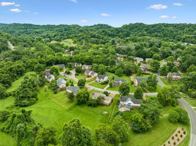 704 Helmsdale Pl, S, Brentwood, TN 37027