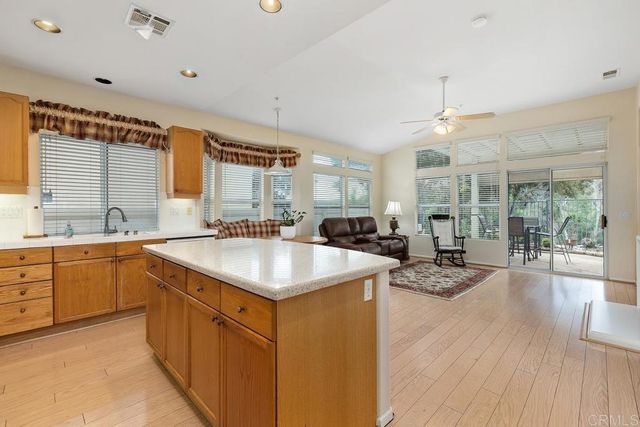2357 Amber Oak Ln, Escondido, CA 92027