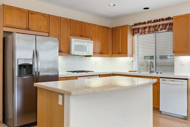 2357 Amber Oak Ln, Escondido, CA 92027