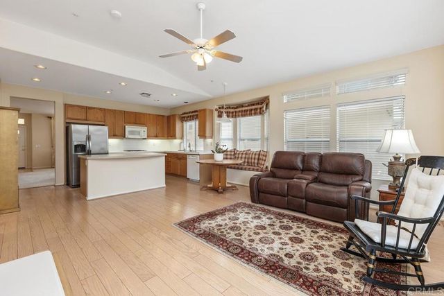 2357 Amber Oak Ln, Escondido, CA 92027