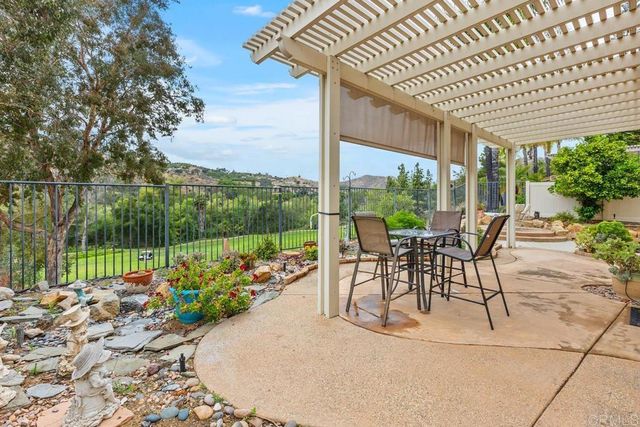 2357 Amber Oak Ln, Escondido, CA 92027