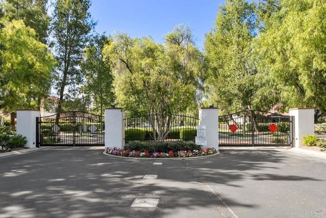 2357 Amber Oak Ln, Escondido, CA 92027