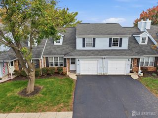 268 Edgeware Court, Franklin Twsp, NJ 08873