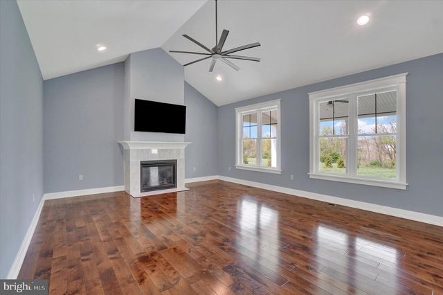 7186 STERLING RD, Harrisburg, PA 17112