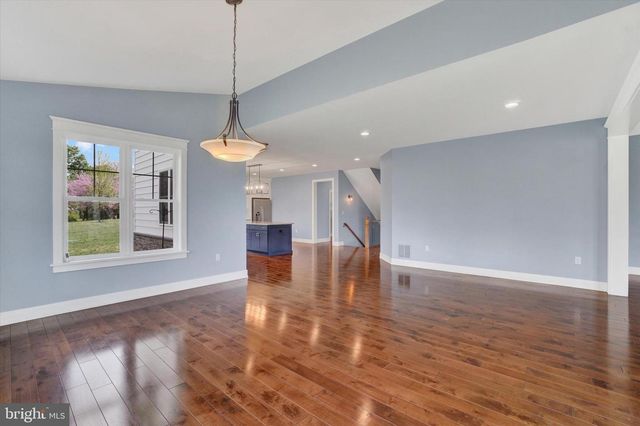 7186 STERLING RD, Harrisburg, PA 17112