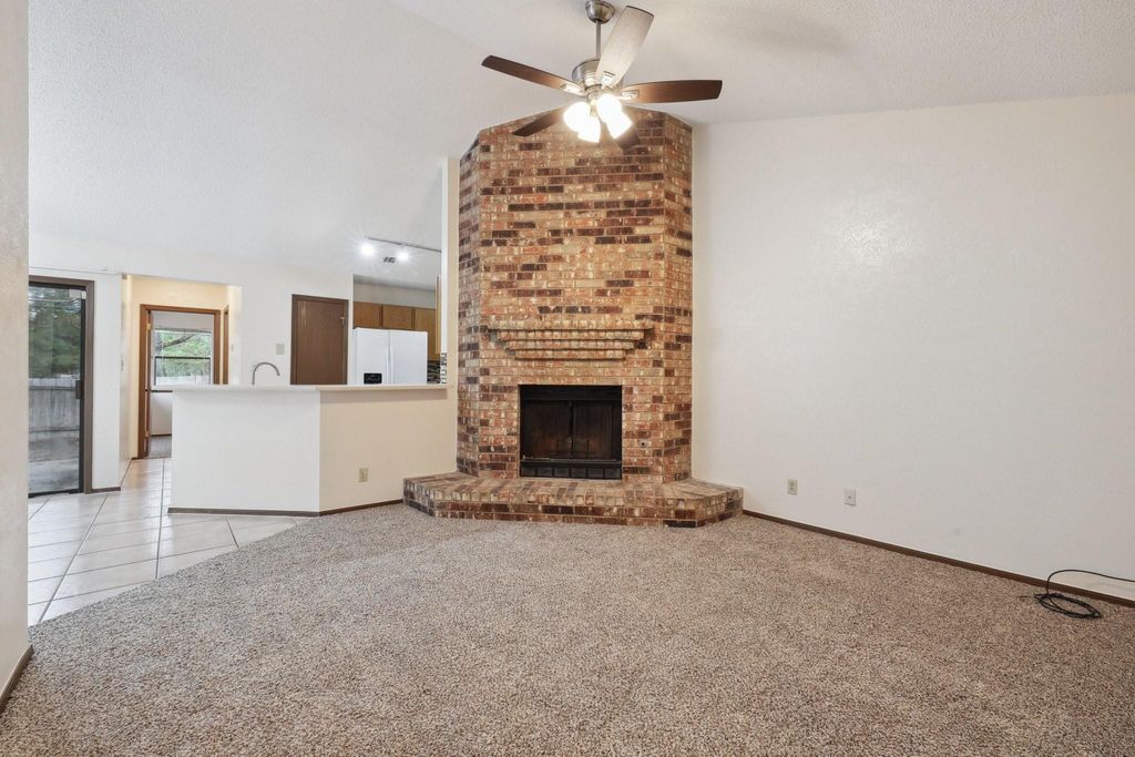 2621 Garrettson DR A, Austin, TX 78748