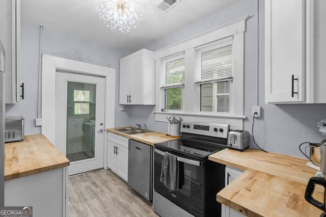 1002 W 52nd Street, Savannah, GA 31405