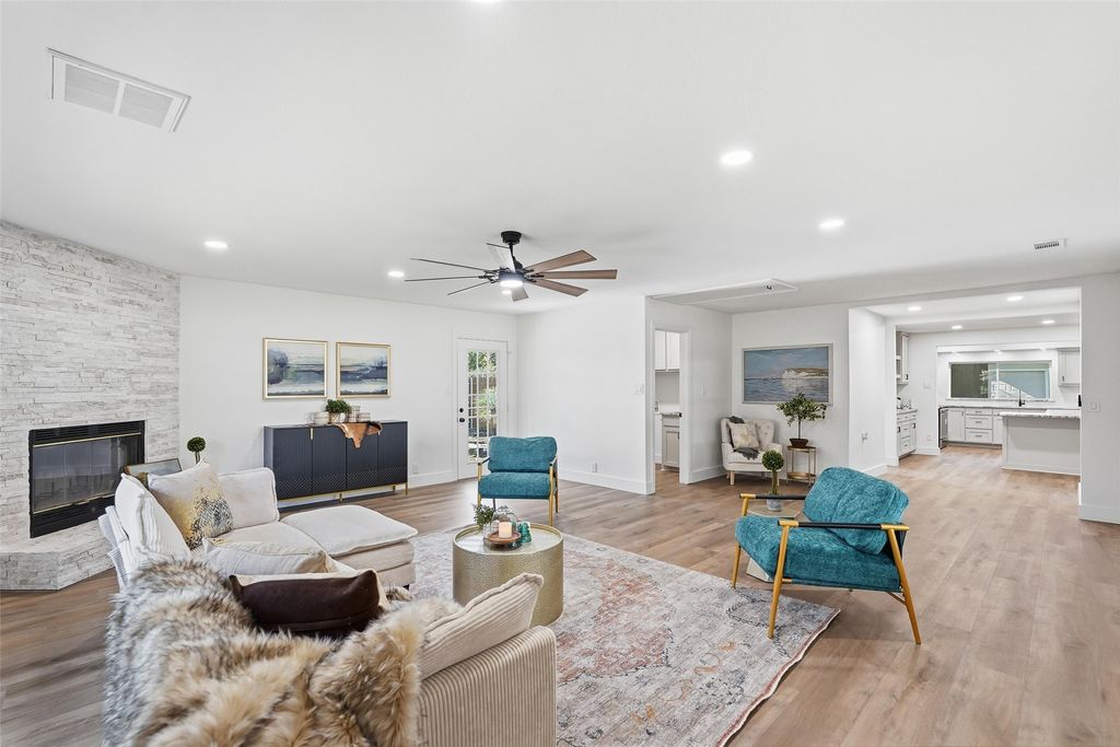 9938 John Flowers Road, Wills Point, TX 75169