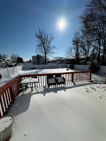 158 Farmers Avenue, Lindenhurst, NY 11757