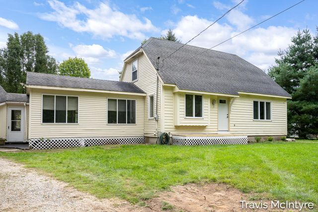 1040 Fonger Street Ne, Algoma Twp, MI 49345