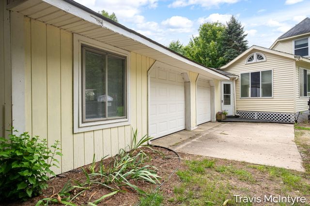 1040 Fonger Street Ne, Algoma Twp, MI 49345