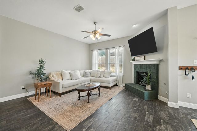 6121 Paddlefish Drive, Fort Worth, TX 76179