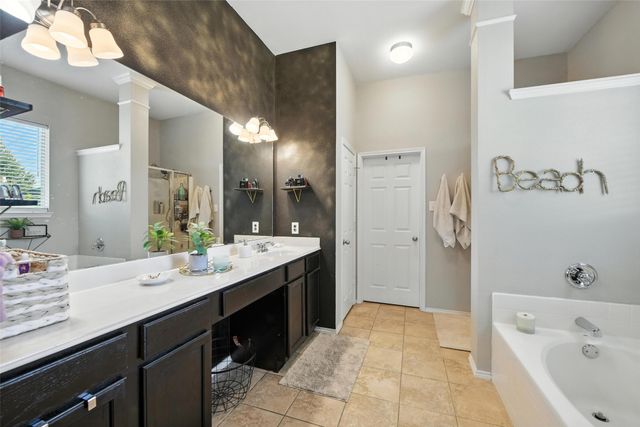 6121 Paddlefish Drive, Fort Worth, TX 76179