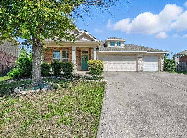 6121 Paddlefish Drive, Fort Worth, TX 76179