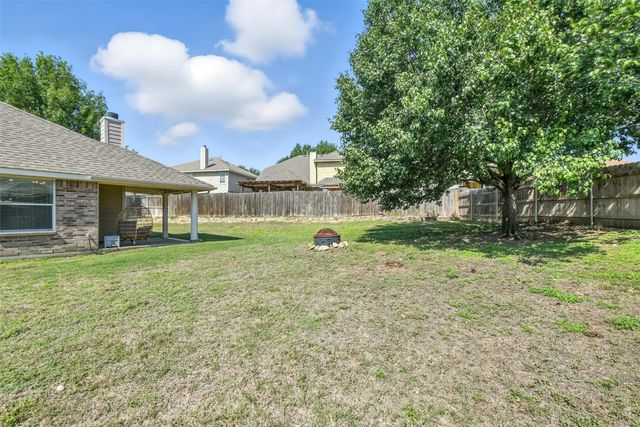 6121 Paddlefish Drive, Fort Worth, TX 76179