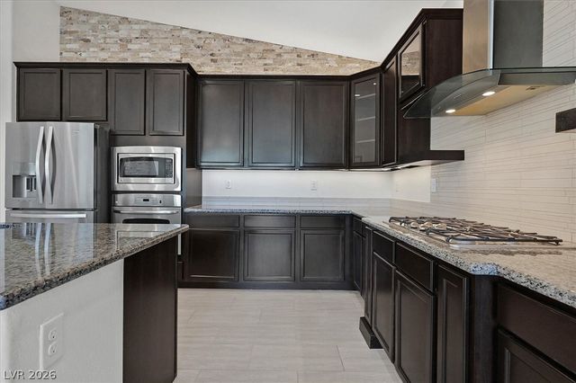 8013 Glimmerglass Avenue, Las Vegas, NV 89178