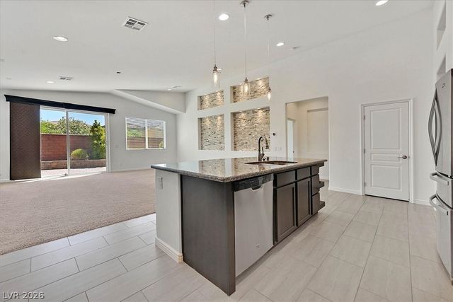 8013 Glimmerglass Avenue, Las Vegas, NV 89178