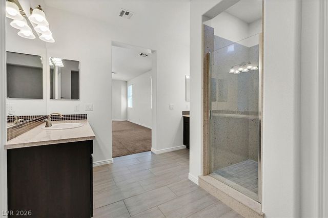8013 Glimmerglass Avenue, Las Vegas, NV 89178