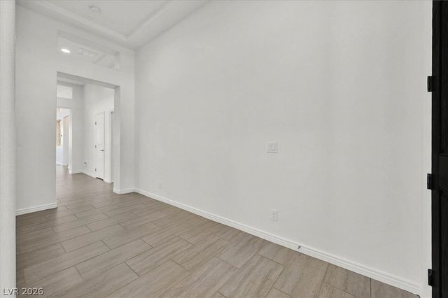 8013 Glimmerglass Avenue, Las Vegas, NV 89178