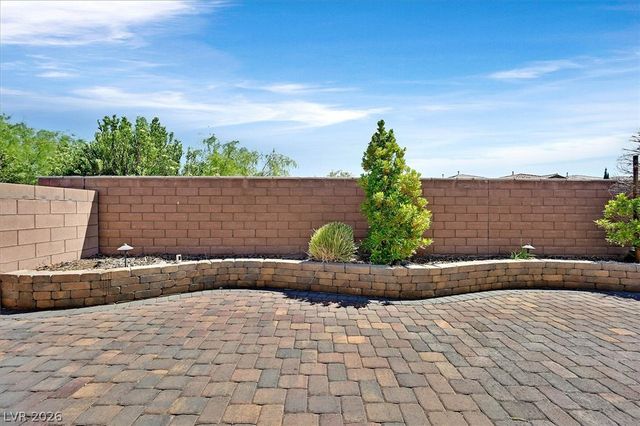 8013 Glimmerglass Avenue, Las Vegas, NV 89178
