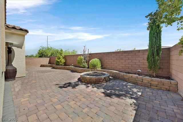 8013 Glimmerglass Avenue, Las Vegas, NV 89178