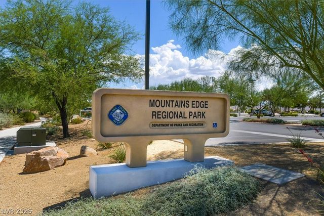 8013 Glimmerglass Avenue, Las Vegas, NV 89178