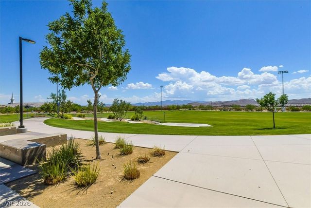 8013 Glimmerglass Avenue, Las Vegas, NV 89178