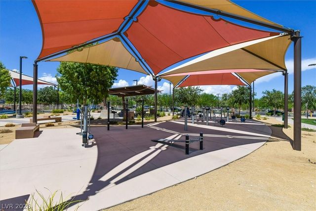 8013 Glimmerglass Avenue, Las Vegas, NV 89178