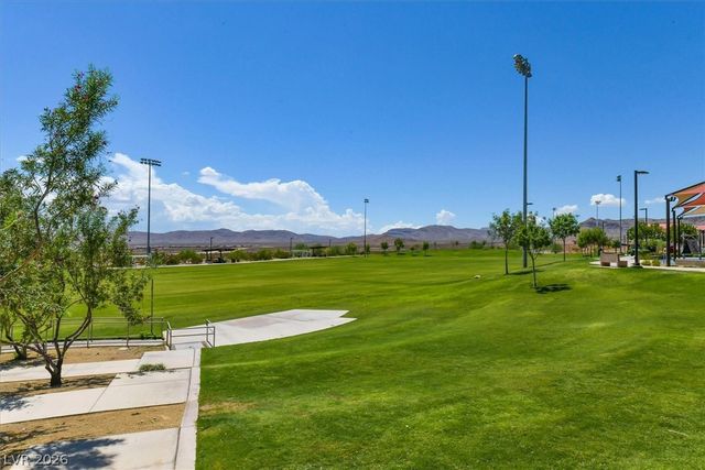 8013 Glimmerglass Avenue, Las Vegas, NV 89178