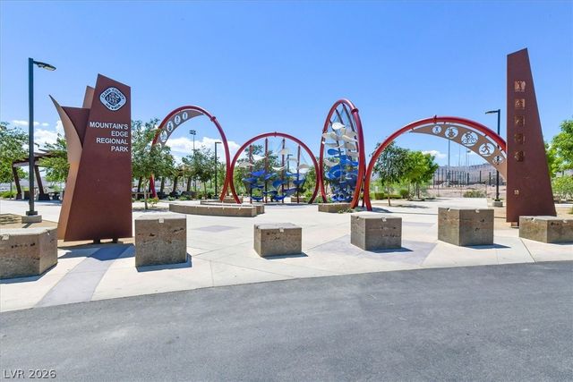 8013 Glimmerglass Avenue, Las Vegas, NV 89178