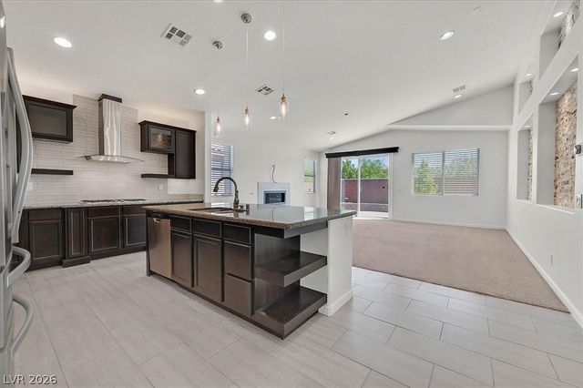 8013 Glimmerglass Avenue, Las Vegas, NV 89178