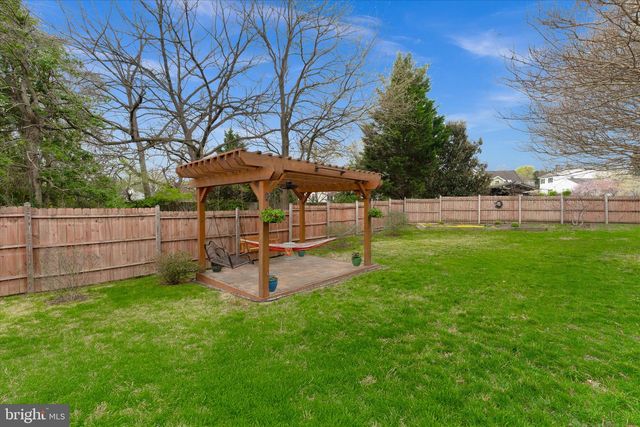 6327 EVERGLADES DR, Alexandria, VA 22312